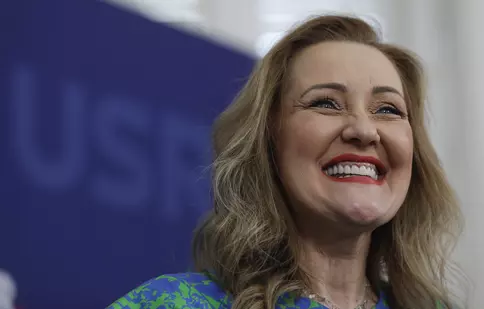 Elena Lasconi, de nerecunoscut în imaginile de arhivă! Cum arăta înaintea anilor 2000, pe vremea când era corespondent PRO TV