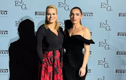 Andreea Esca și Alexia Eram au făcut furori la un eveniment monden din Londra. Ce ținute au purtat