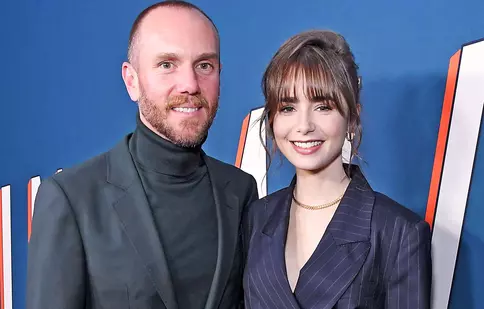 Lily Collins și soțul ei au făcut furori la premiera spectacolului „Barcelona”. Actrița din „Emily in Paris” a purtat o rochie îndrăzneață