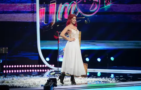 Solange Kardinaly revine pe scena emisiunii iUmor. Cătălin Bordea se declară cucerit: ,,E femeia perfectă!”