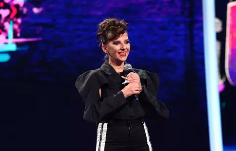 Semifinala 2 iUmor. Teodora Nedelcu se întoarce pe scena show-ului de la Antena 1 cu un număr de stand-up. „Hai, mă, Bordea, spune lumii că tu ai învățat-o”