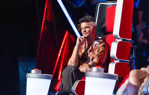 Tudor Chirilă, salvat de câinele Rex în episodul de aseară de la „Comisarul Rex”, de la TVR 2. Cum arăta actorul acum 23 de ani
