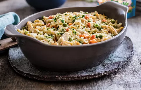Vrei să faci un ghiveci de legume cu totul special? Adaugă VEGETA Universal!