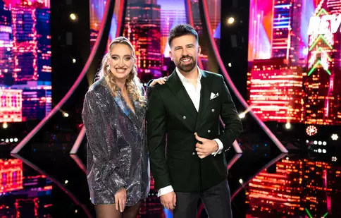 Ilona Brezoianu și Florin Ristei, puși pe șotii la Revelionul cel neBUN – Duelul starurilor. „Atmosfera a fost una plină de energie”. EXCLUSIV