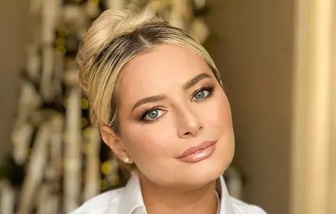 Laura Cosoi a dezvăluit ce nu-i lipsește niciodată din bagaj. Ce sfaturi are pentru părinții care pleacă în vacanțe cu copiii