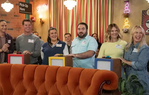 Max a lansat Fast Friends, un game show bazat pe serialul fenomen „Prietenii tăi”. Când este difuzat