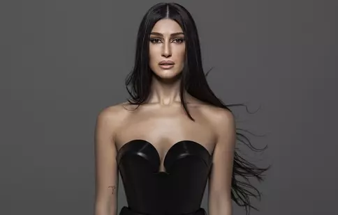 Alina Eremia a revenit din vacanță cu forțe proaspete. Artista a lansat o melodie cu un videoclip spectaculos