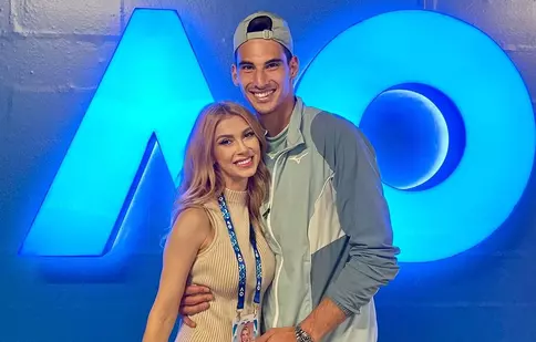 Andreea Bălan, ședință foto inedită cu un arici și un șarpe. Artista își însoțește logodnicul la Australian Open 2025