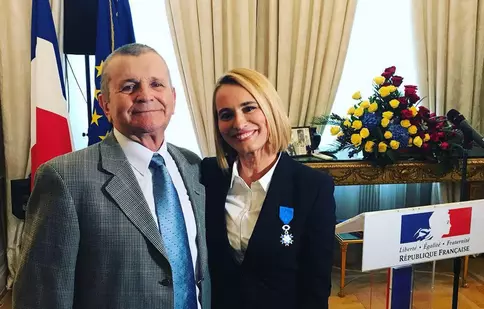 Andreea Esca, surprinsă de alegerea vestimentară a tatălui ei. În ce ținută a apărut Dumitru Esca la restaurant