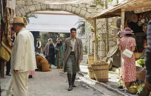 În culisele Aziz. Imagini din orașul din Turcia anilor ’30 construit de la zero pentru serialul de la Kanal D