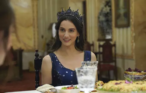„Aziz”, episodul din 20 ianuarie 2025. Imane Elbani, soția actorului Murat Yıldırım, își face apariția în rolul Prințesei Fevziye
