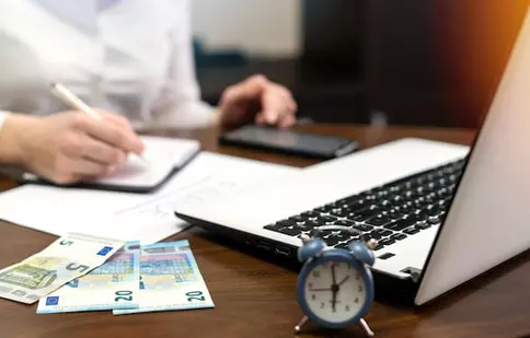 Credit rapid vs. împrumut bancar: care sunt diferențele?