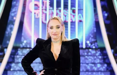 Ce mesaj acid are Ilona Brezoianu pentru cei care au criticat-o că i-a luat locul Andreei Bălan la Te cunosc de undeva!: „Câinii latră...”