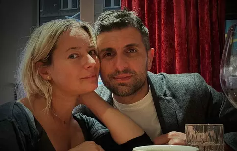 Imagini de colecție cu Laura Cosoi și soțul ei, la 10 ani de la nuntă. „Cele patru minuni sunt cununa noastră” – mesajul care a emoționat fanii