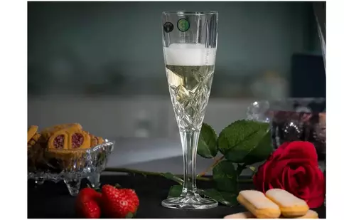 Pahare de sampanie cristal Bohemia: oferă un strop de eleganță oricărei sărbători