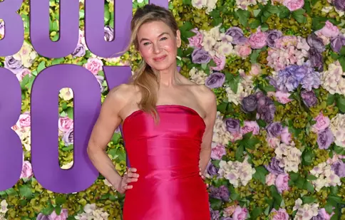Renée Zellweger, superbă pe covorul roșu. Imagini de la premiera londoneză a filmului „Bridget Jones: Mad About the Boy”