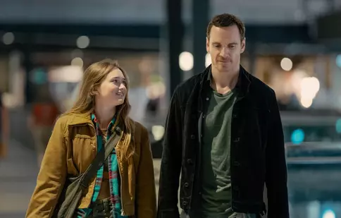 Agenția: Michael Fassbender strălucește într-un thriller de spionaj promițător. De ce să vezi serialul de pe SkyShowtime
