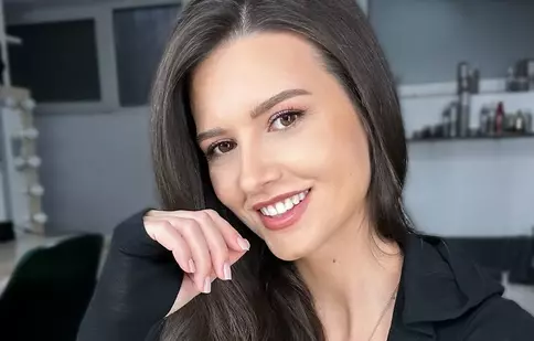 Cine este Iulia Pârlea: Studii, carieră și viață personală a prezentatoarei Pro TV