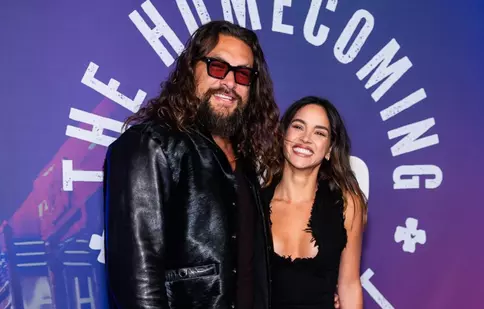 Jason Momoa, prima apariție publică cu noua iubită. Adria este cu 13 ani mai tânără decât celebrul actor