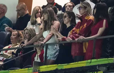 Taylor Swift a fost huiduită la finala Super Bowl. Serena Williams i-a luat apărarea public