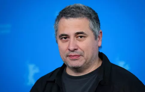 Radu Jude a câştigat Ursul de Argint pentru cel mai bun scenariu la Berlin. Discursul îndrăzneț al regizorului român a fost primit cu urale