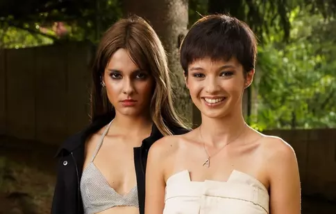 Rebecca Nicolescu, de nerecunoscut în urmă cu 6 ani. Cum arăta „fata rea” din „Ana, mi-ai fost scrisă în ADN”