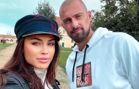 Cum arată soția lui Gabi Tamaș. Ioana petrece ore întregi în sala de sport și are un program strict