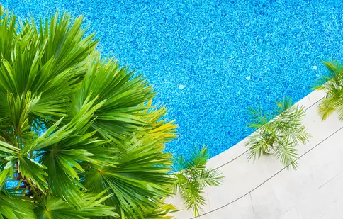 Piscină curată și apă limpede: Un rezultat garantat al clorinării cu sare