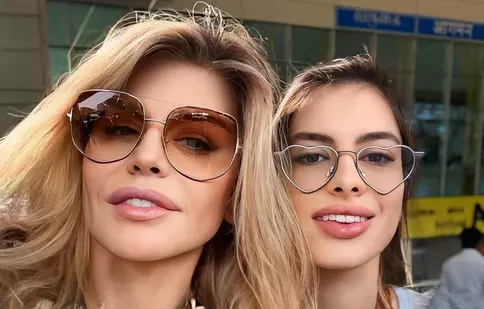 Fiica Loredanei, transformare spectaculoasă. Elena Boncea a defilat pe podiumul de modă într-o rochie roșie extravagantă