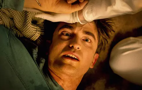 Filmul „Mickey 17”, disponibil la cinema. Robert Pattinson are rolul principal