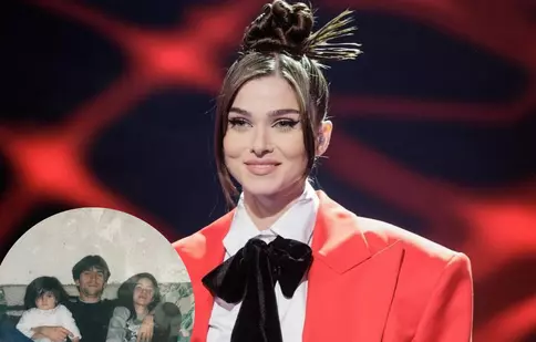 Theo Rose, imagini rare din copilărie: „Aveam părul explodat și un rânjet nervos”