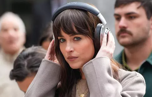 „Verity”, când are premiera filmul cu Anne Hathaway și Dakota Johnson. Ultimele detalii
