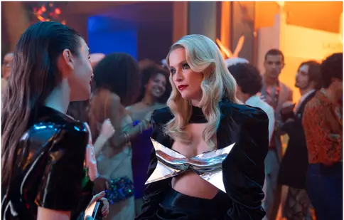 Camille Razat părăsește serialul „Emily in Paris” în sezonul 5. Ce schimbări se anunță pentru producția Netflix