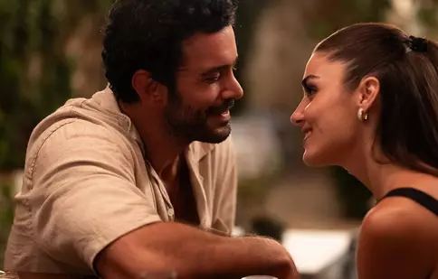 Chasing The Wind cu Barış Arduç și Hande Erçel a ajuns pe Netflix. În ce alte proiecte sunt implicați actorii
