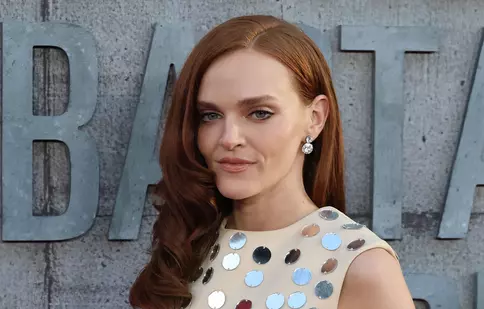 Cine este Madeline Brewer, actrița din „You” și „Povestea slujitoarei”. De ce a fost criticată pentru rolul din serialul cu Penn Badgley