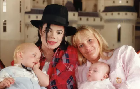 Debbie Rowe, de nerecunoscut. Cum arată acum fosta soție a lui Michael Jackson, la 9 ani după ce s-a luptat cu cancerul