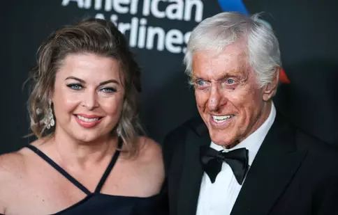 Dick Van Dyke, fericit alături de Arlene Silver, soția lui cu 46 de ani de ani mai tânără. „Toată lumea spunea că nu va funcționa”