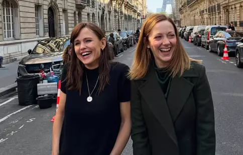 Jennifer Garner și Judy Greer, surprinse la Paris: Cum au fost văzute starurile din „Azi 13, mâine 30”