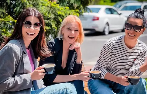 Vine barza! Una dintre vedetele Pro TV va deveni mămică în această vară. „Este băieţel şi abia îl aşteptăm”. Ce prenume va avea bebelușul. EXCLUSIV