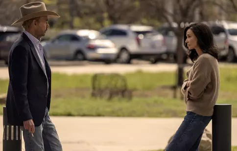 „Omul petrolului”, o incursiune explozivă în lumea petrolului. Toate motivele pentru care trebuie să vezi serialul