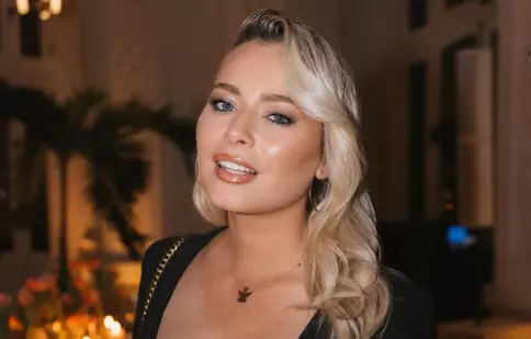 Laura Cosoi, imagini în costum de baie din vacanța în Portugalia. Arată incredibil după 4 sarcini