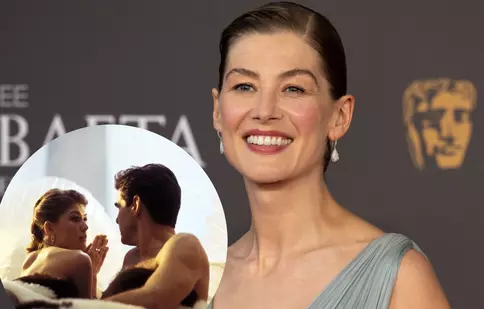 Rosamund Pike, jenată de o scenă intimă cu Pierce Brosnan în „Die Another Day”. „A fost nevoie de câteva duble”