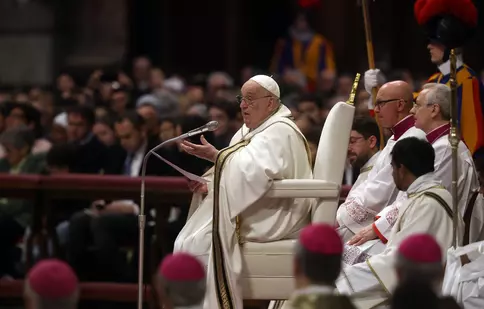 Papa Francisc și-a descoperit credința după ce a fost la un pas de moarte în tinerețe. Cu ce s-a ocupat înainte de a fi ales Suveran Pontif