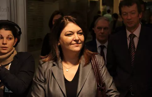 Cine este și cu ce se ocupă Adina Vălean, soția lui Crin Antonescu. S-a căsătorit cu politicianul în secret, departe de România