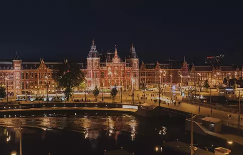 National Geographic lansează o nouă serie documentară: „Amsterdam: Gara centrală”. Când este difuzat primul episod