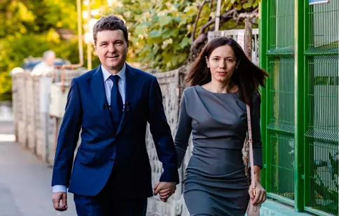 Ce statut ar avea Mirabela Grădinaru dacă Nicușor Dan devine președinte. Situația inedită care ar schimba protocolul de la Cotroceni