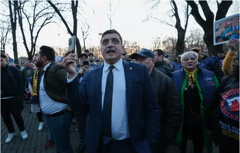 Unde locuiește, de fapt, George Simion. Nu într-un apartament modest, cum a declarat public
