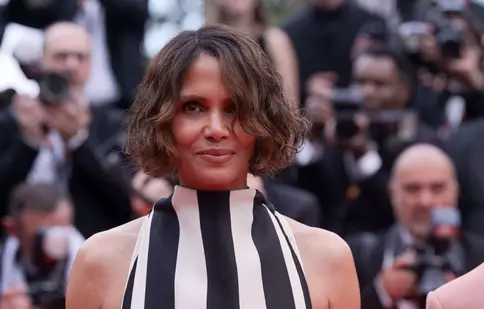 Halle Berry și-a lăsat fanii fără cuvinte. Cum arată actrița în costum de baie la 58 de ani: „Cea mai frumoasă femeie!”