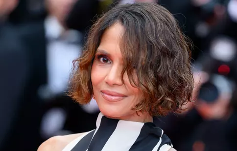 Halle Berry, obligată să își schimbe ținuta la Festivalul de la Cannes din cauza noii reguli! Ce i s-a interzis să poarte
