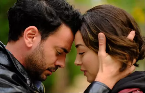 „Inimi singuratice” vine la Acasă din 28 mai. Cine sunt actorii din noul serial turcesc de succes
